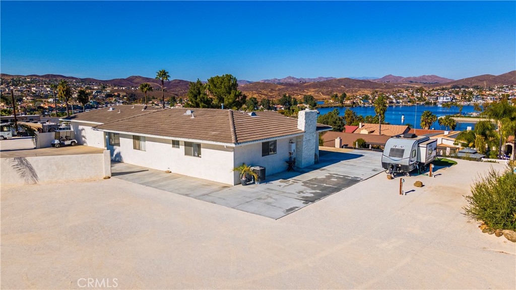 22475 Loch Lomond Drive Property Photo 5