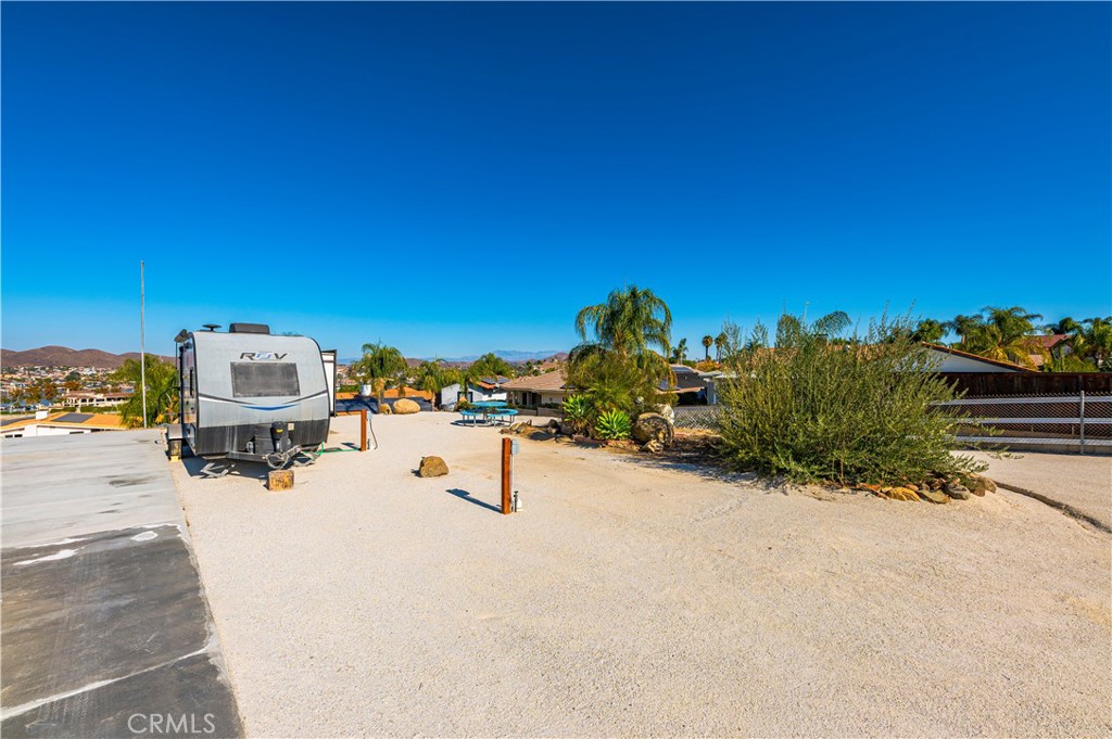 22475 Loch Lomond Drive Property Photo 7