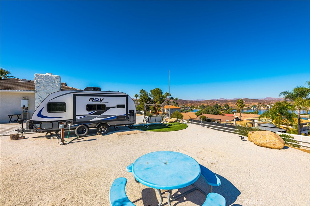 22475 Loch Lomond Drive Property Photo 8