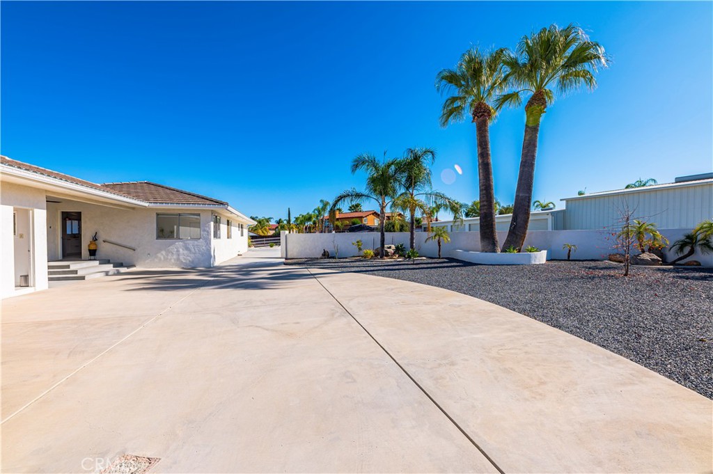 22475 Loch Lomond Drive Property Photo 14