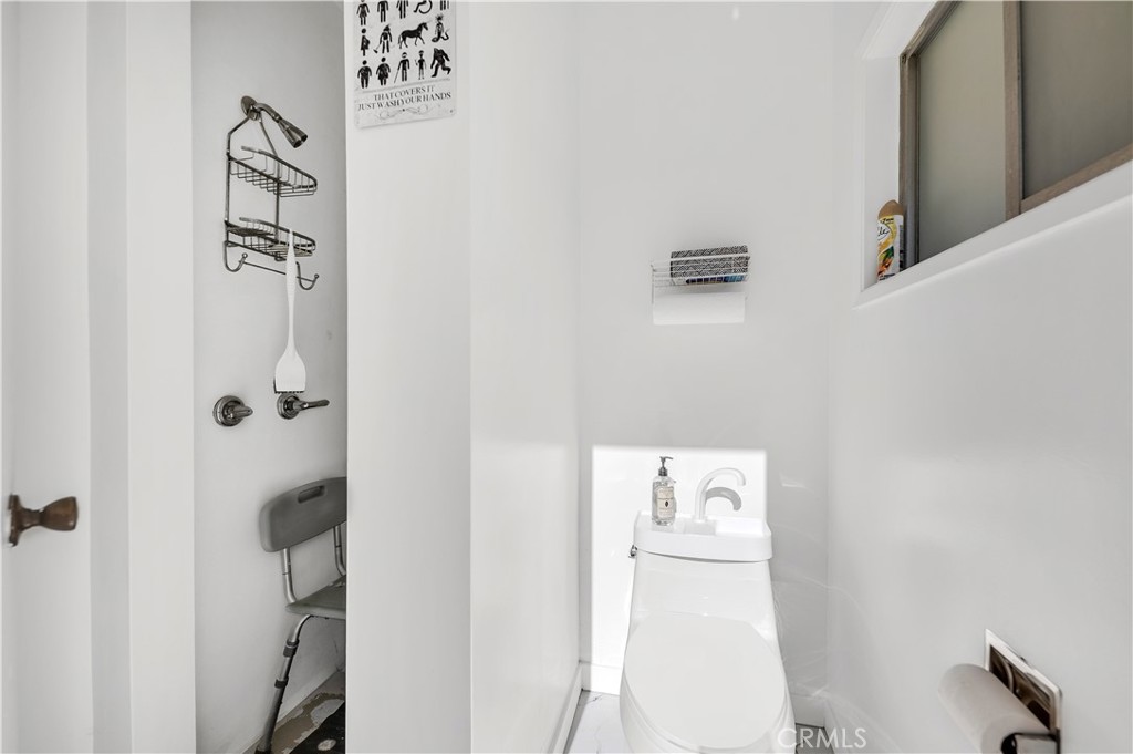 22475 Loch Lomond Drive Property Photo 15