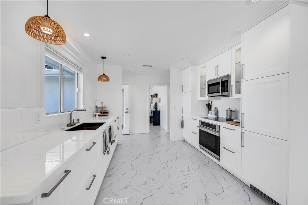 22475 Loch Lomond Drive Property Photo 19