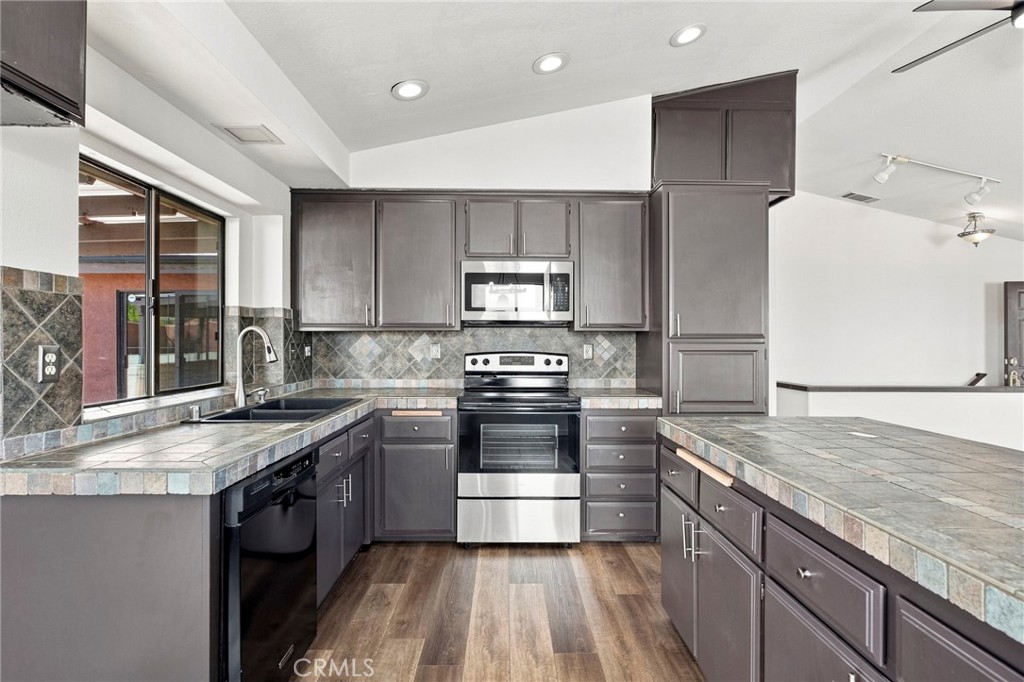 28850 Vacation Property Photo 10