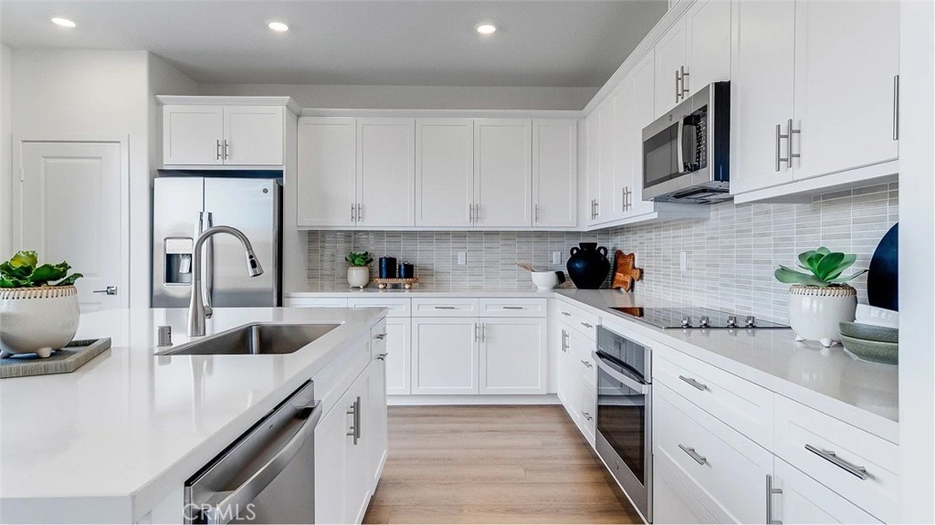 3263 Floral Paseo Property Photo 2