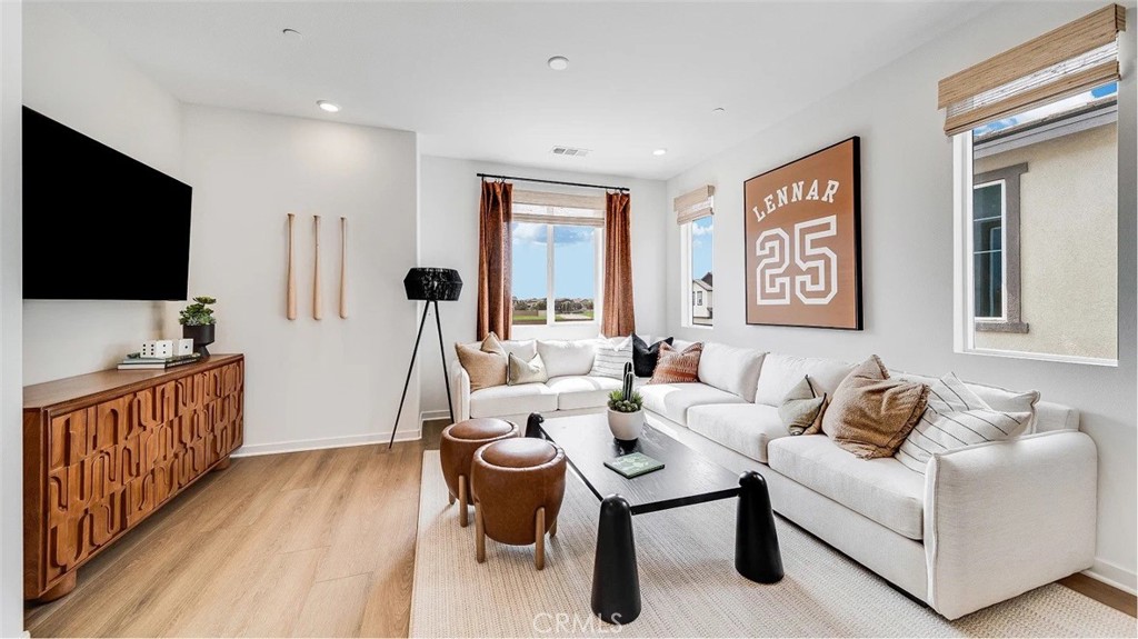 3263 Floral Paseo Property Photo 5
