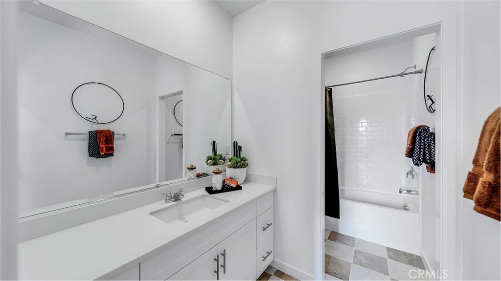 3263 Floral Paseo Property Photo 7