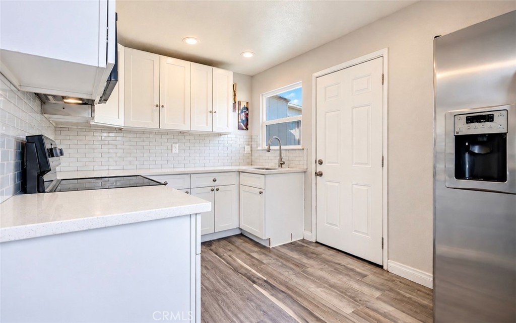 464 W 34th Street Property Photo 5