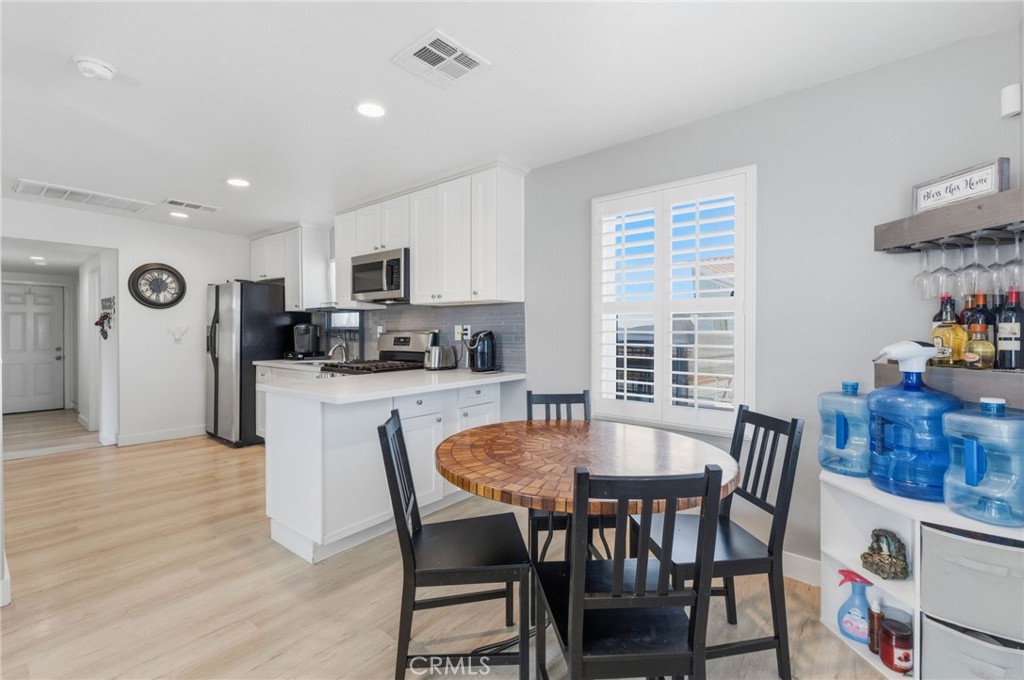 1252 D Property Photo 10