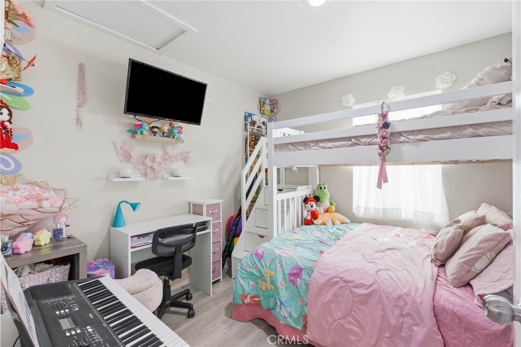 1252 D Property Photo 18