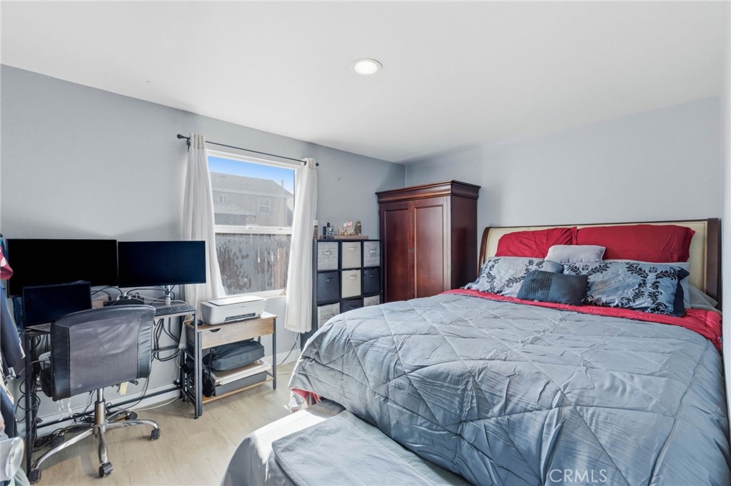 1252 D Property Photo 20