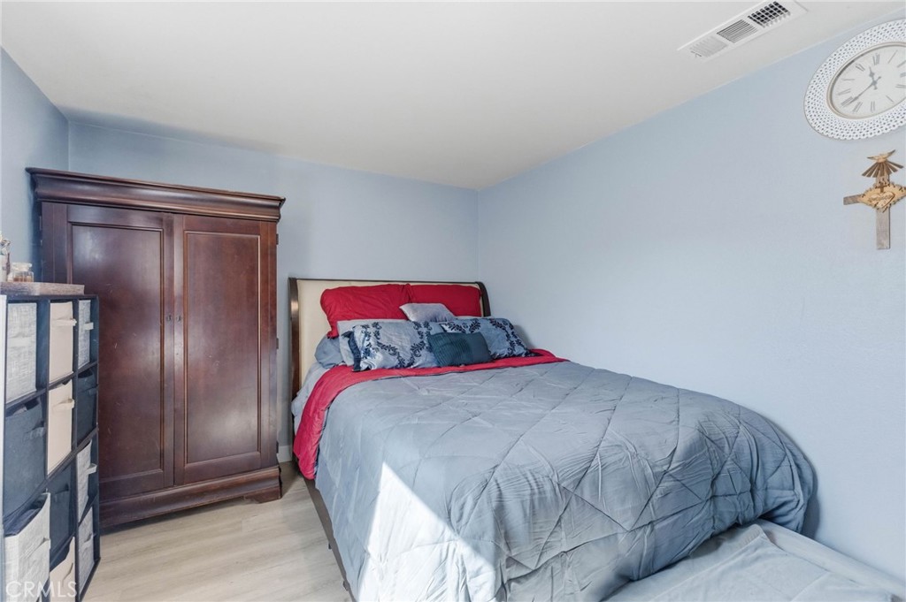 1252 D Property Photo 21