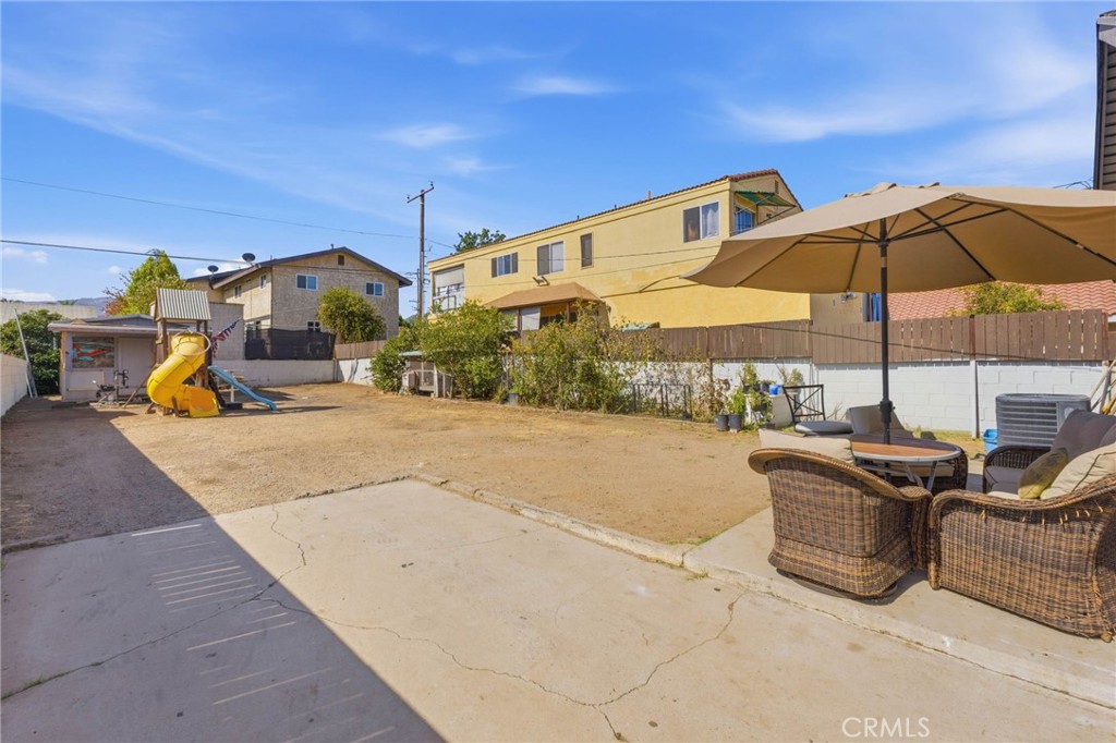 1252 D Property Photo 23