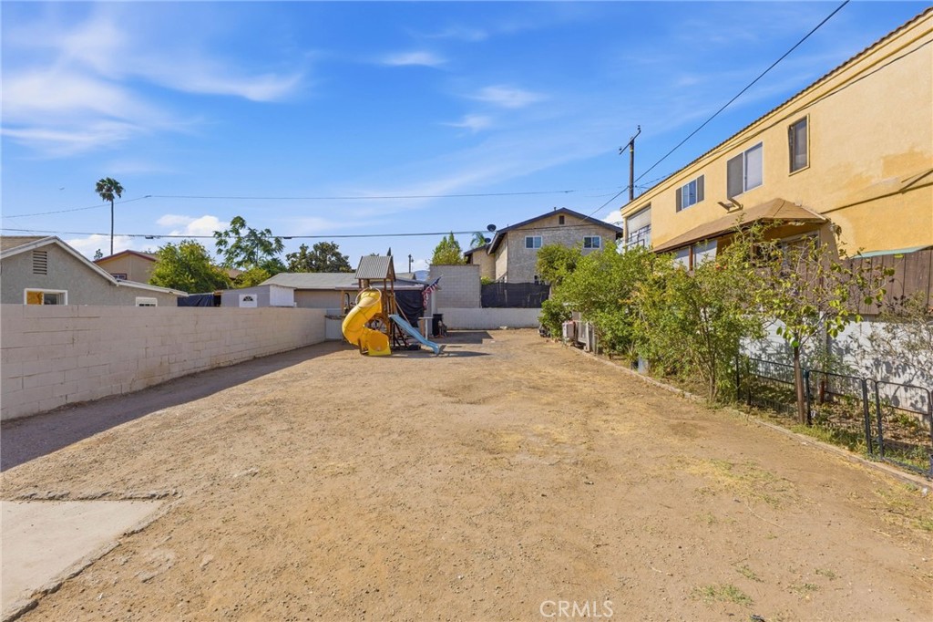1252 D Property Photo 24