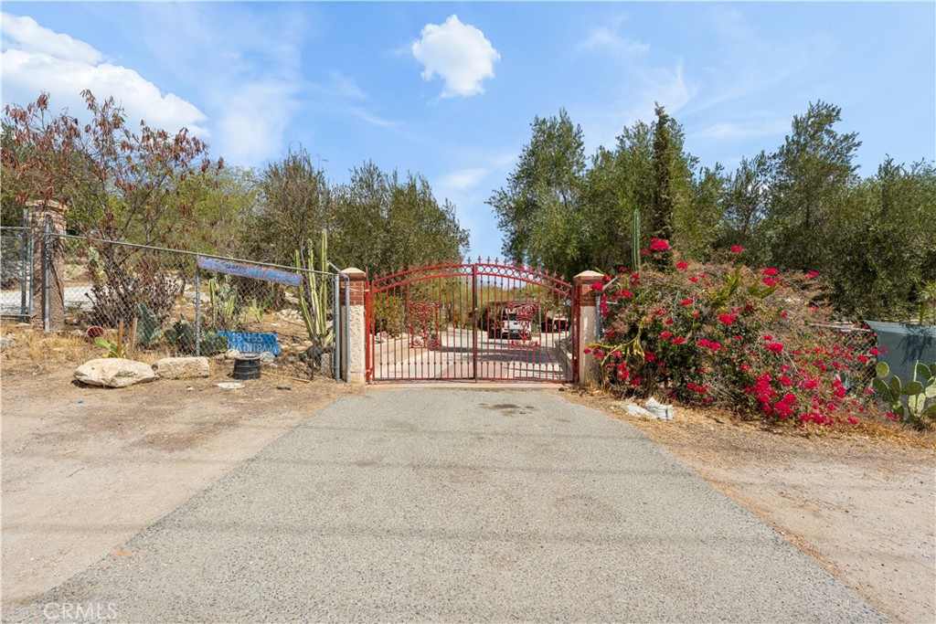 18455 Pequena Entrada Property Photo 9