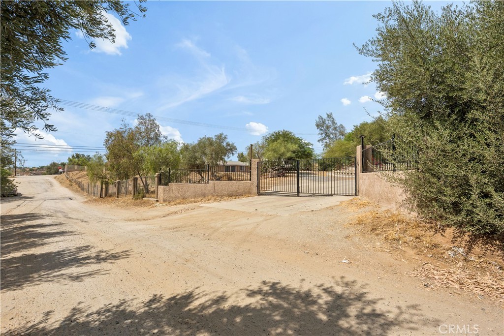 18455 Pequena Entrada Property Photo 11