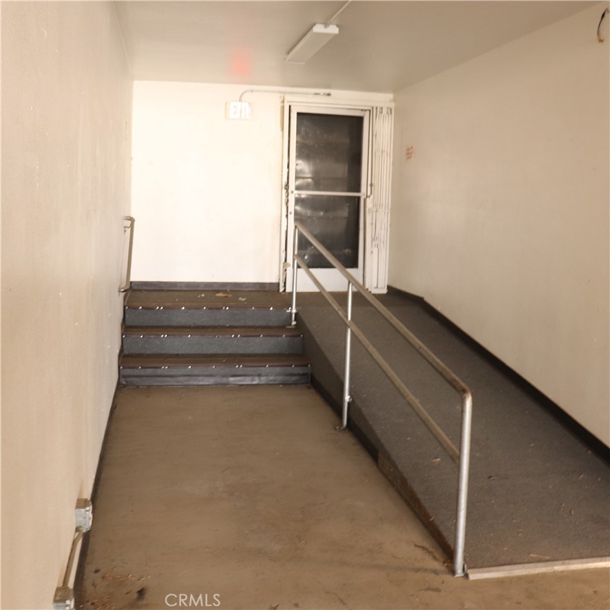 410 E Main Property Photo 18