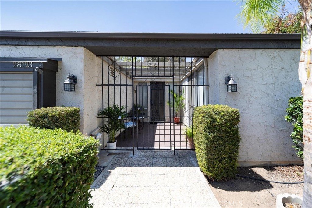 28193 Buena Mesa Property Photo 3