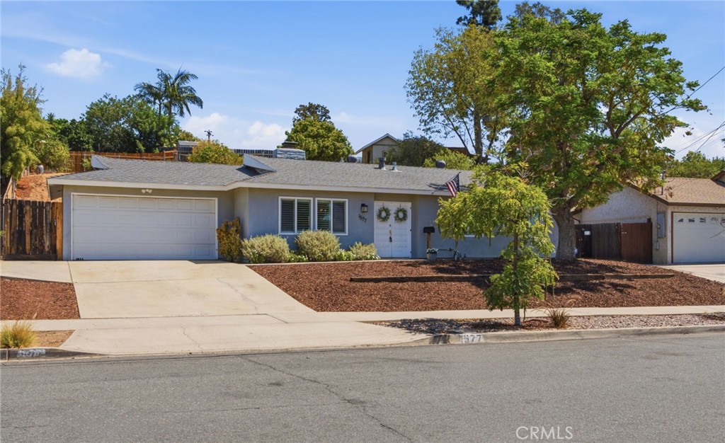 1577 Olive Hills Avenue Property Photo 3