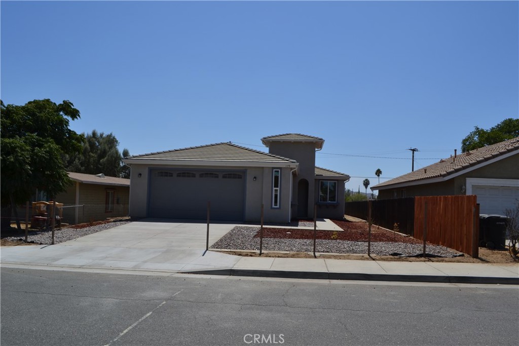 179 E 8th Street Property Photo 1
