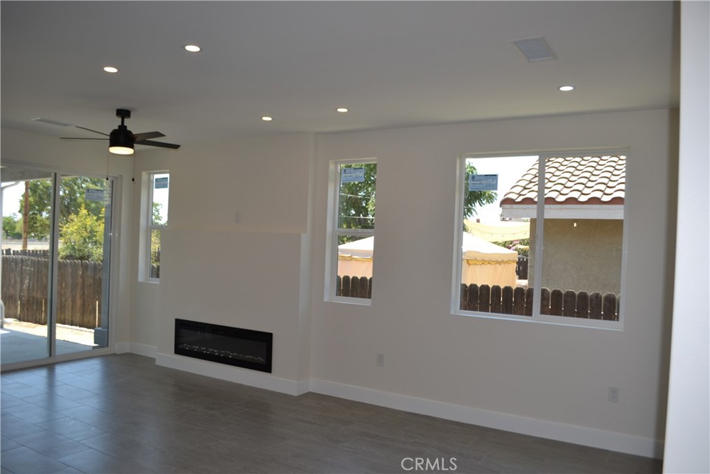 179 E 8th Street Property Photo 5