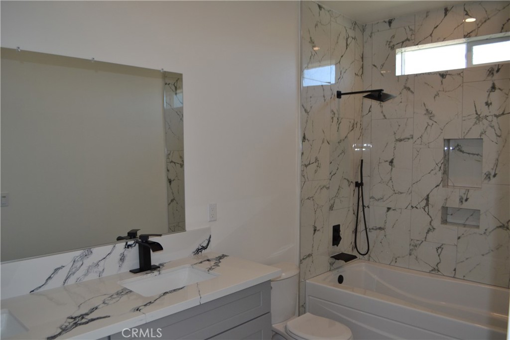 179 E 8th Street Property Photo 9