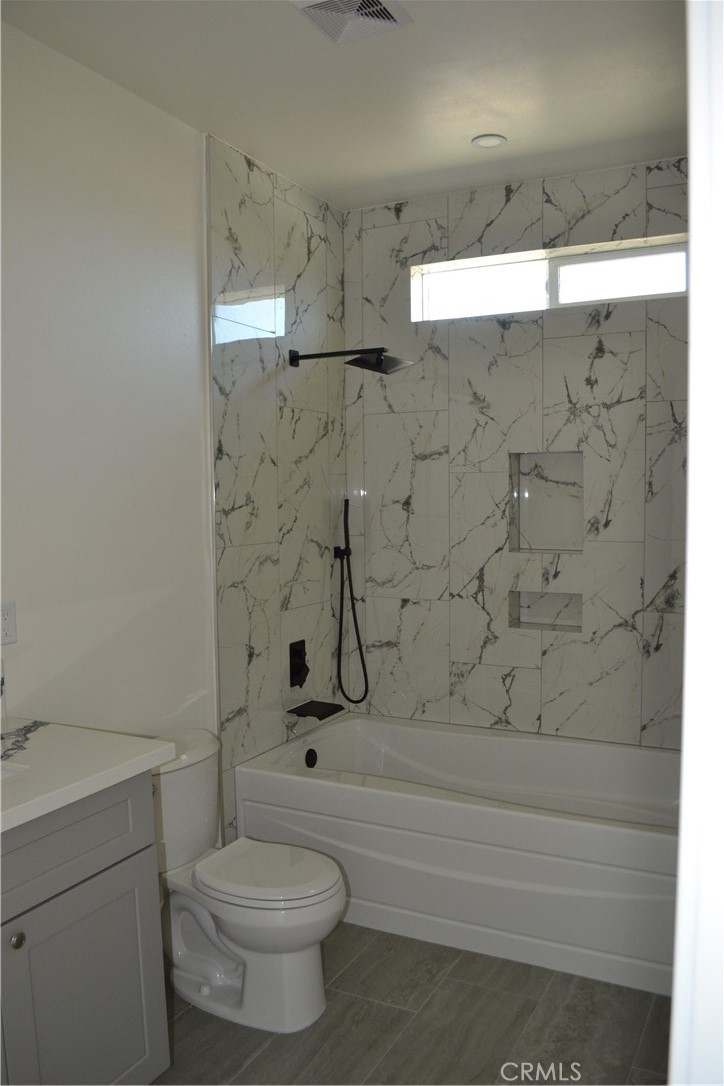 179 E 8th Street Property Photo 10