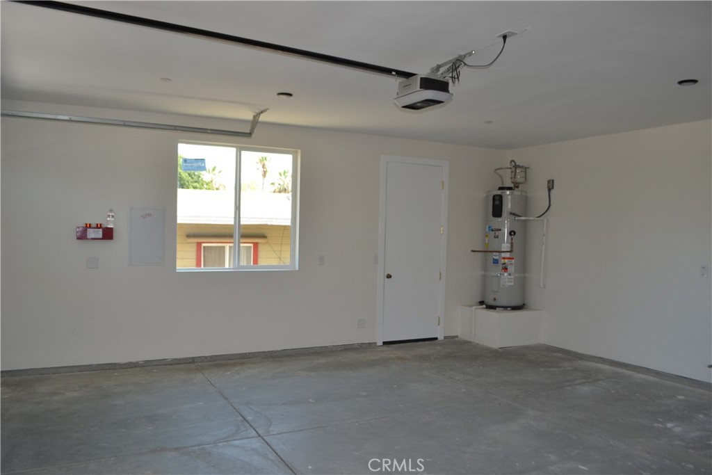 179 E 8th Street Property Photo 20