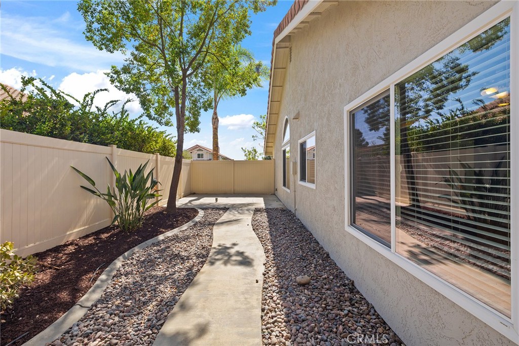39776 Castile Avenue Property Photo 30
