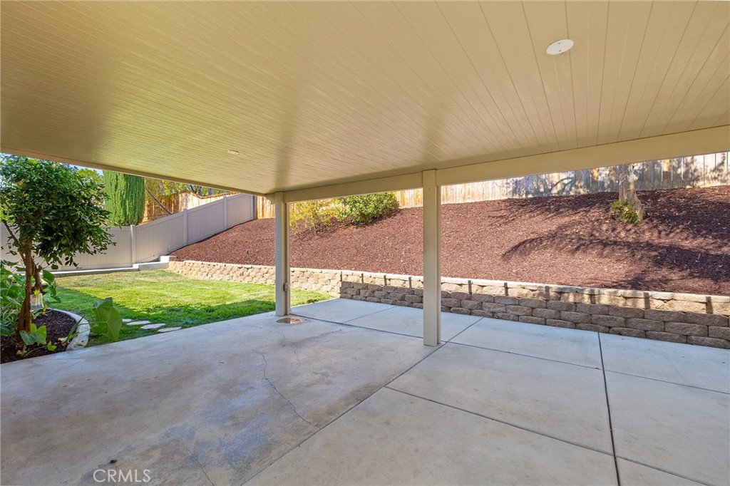 39776 Castile Avenue Property Photo 32