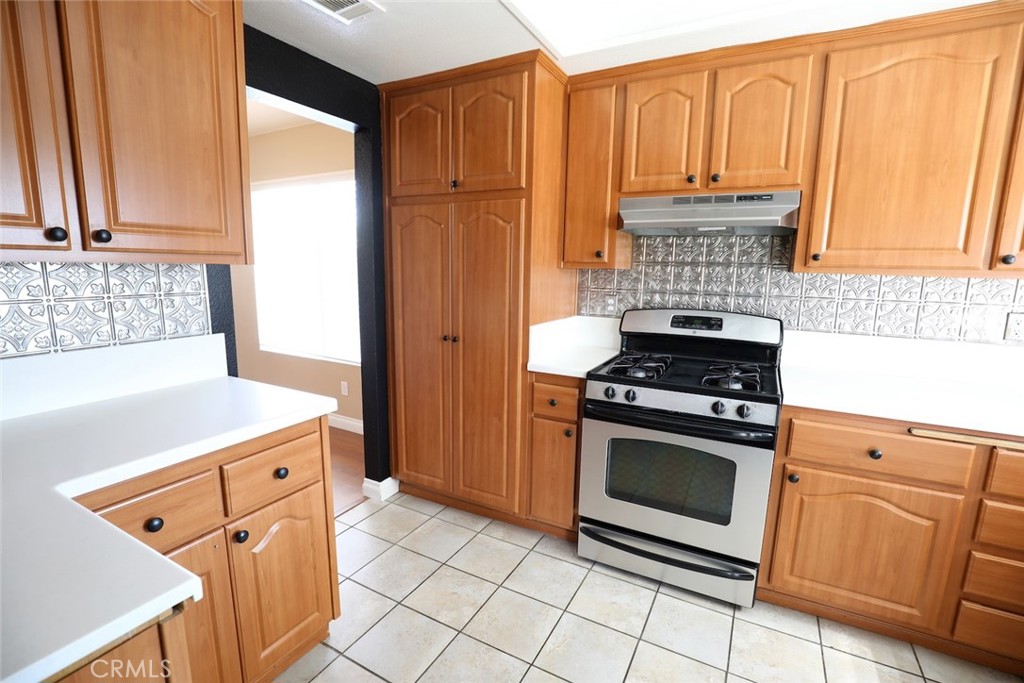 25567 Woodside Property Photo 6
