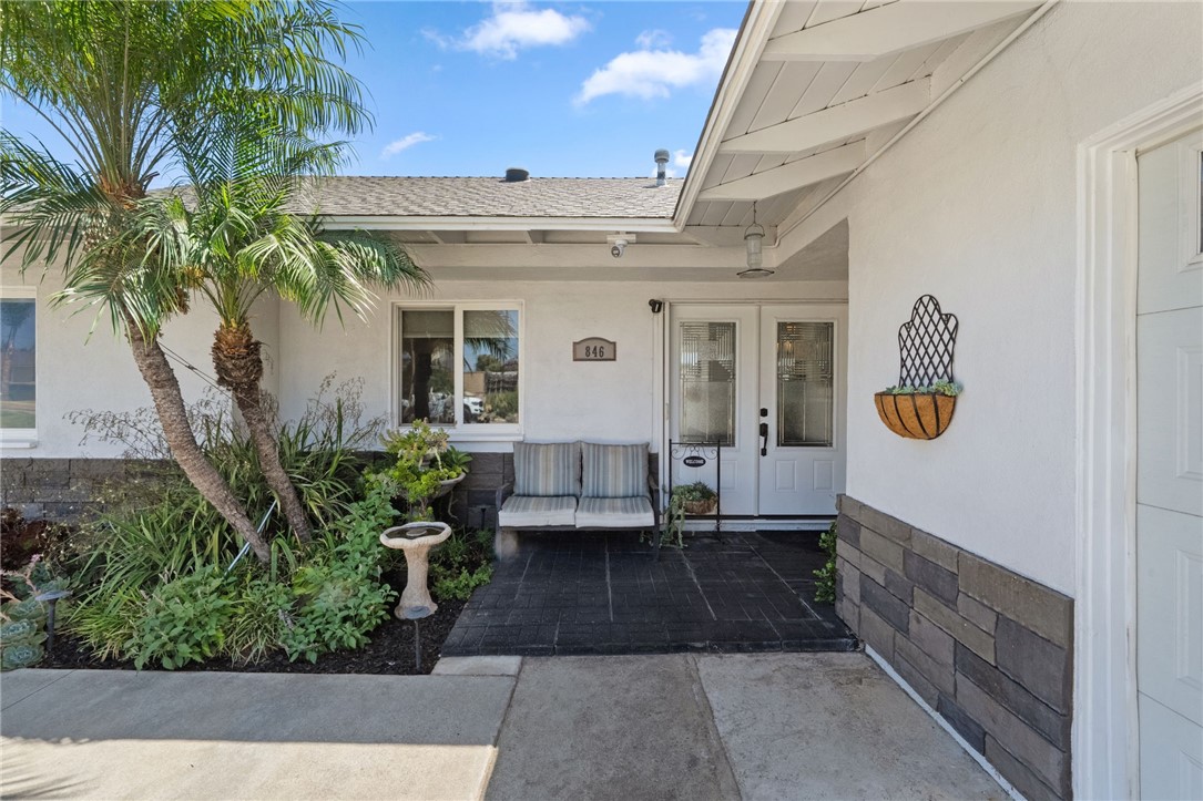846 De Jur Property Photo 3