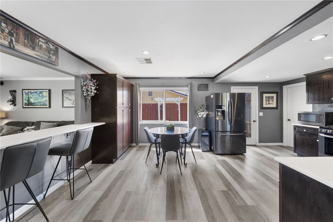 846 De Jur Property Photo 6