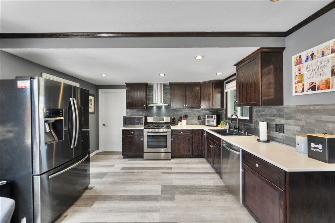 846 De Jur Property Photo 10