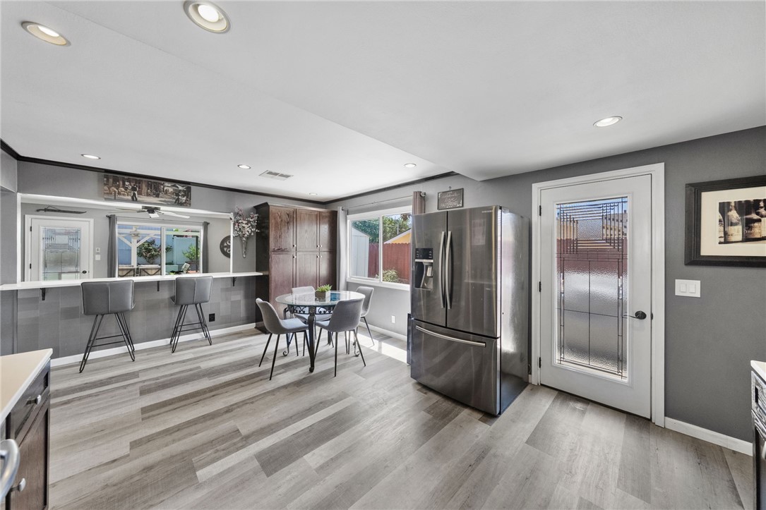 846 De Jur Property Photo 11