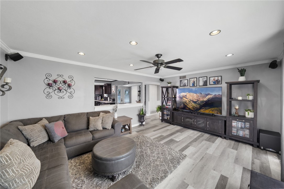 846 De Jur Property Photo 16