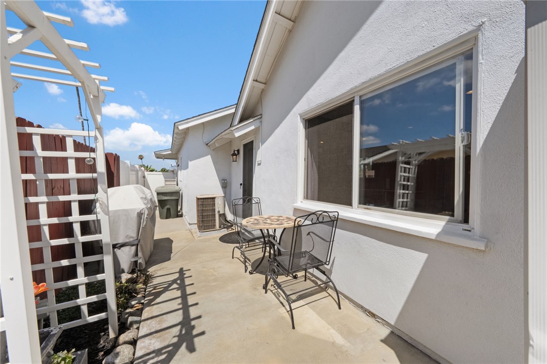 846 De Jur Property Photo 31