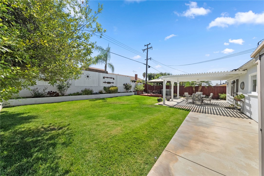 846 De Jur Property Photo 35