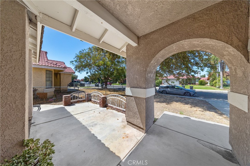 560 Boston Street Property Photo 2