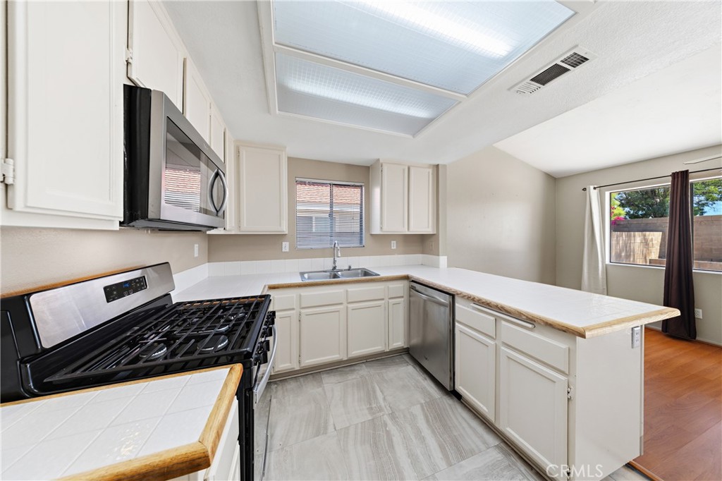 560 Boston Street Property Photo 10