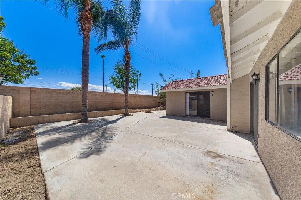 560 Boston Street Property Photo 22