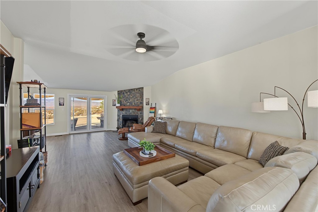 43850 Cowboy Country Trail Property Photo 5