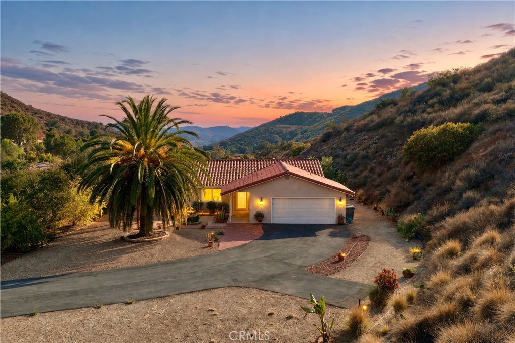 45251 La Cruz Dr Property Photo 2