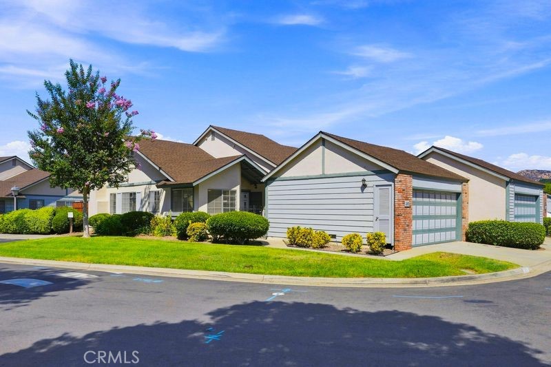 2412 Turnbridge Glen Property Photo 1