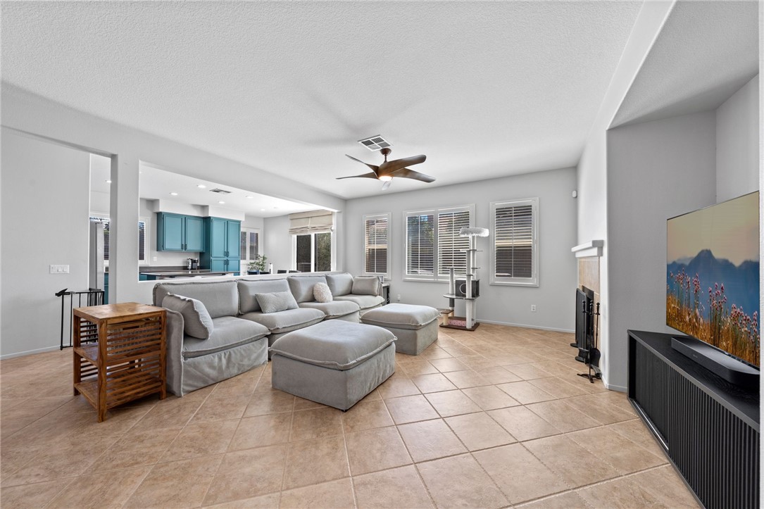 1867 Jasmine Court Property Photo 2