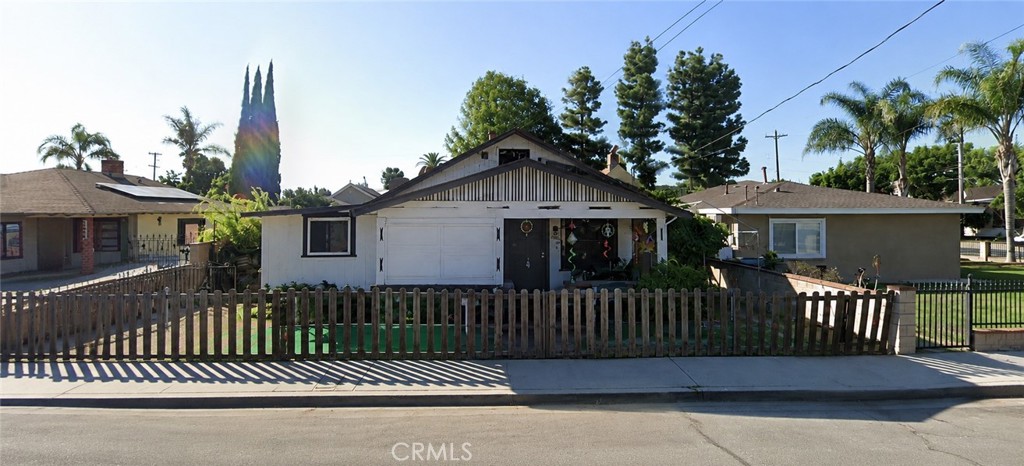 1086 W 12th Property Photo 1
