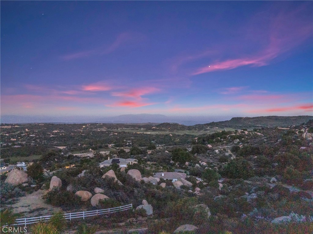 41950 Hacienda Dr Property Photo 2