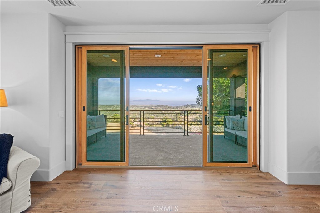 41950 Hacienda Dr Property Photo 26