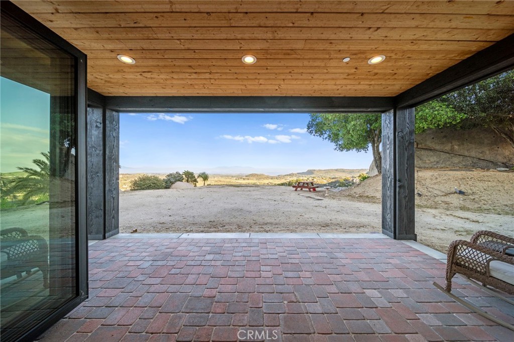 41950 Hacienda Dr Property Photo 32