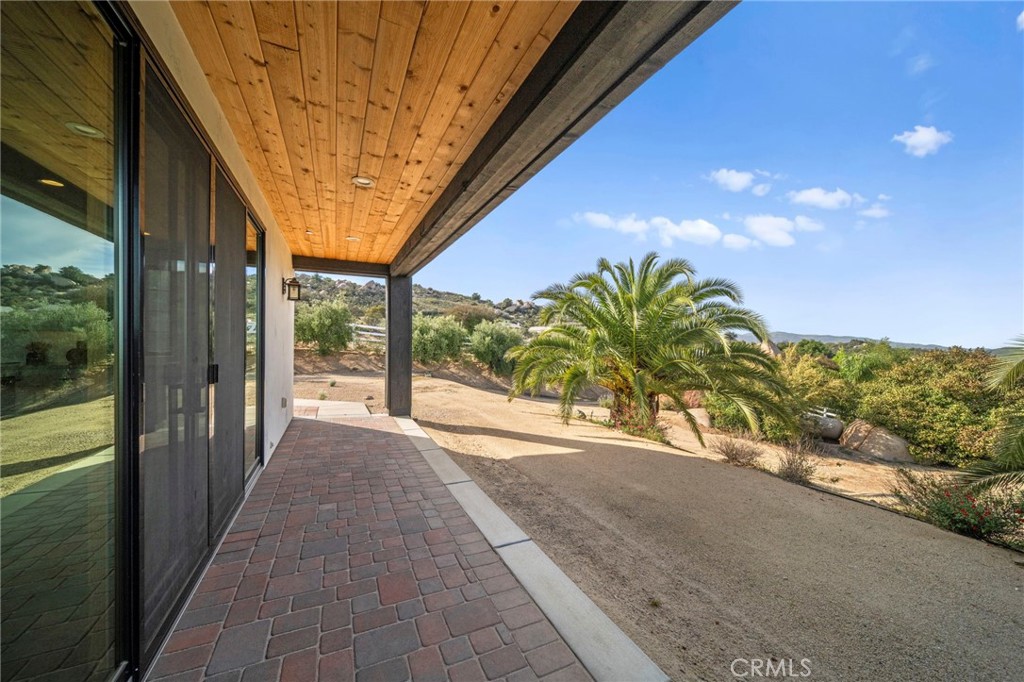 41950 Hacienda Dr Property Photo 33