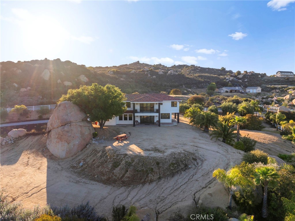 41950 Hacienda Dr Property Photo 36
